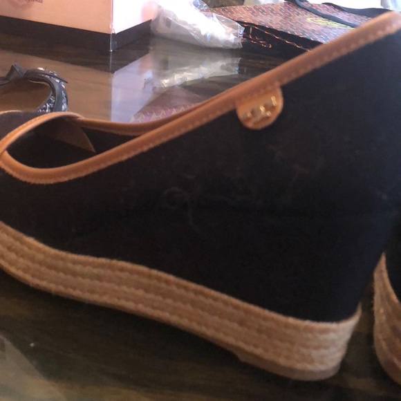 New Tory Burch espadrilles, never worn outside - Picture 3 of 6